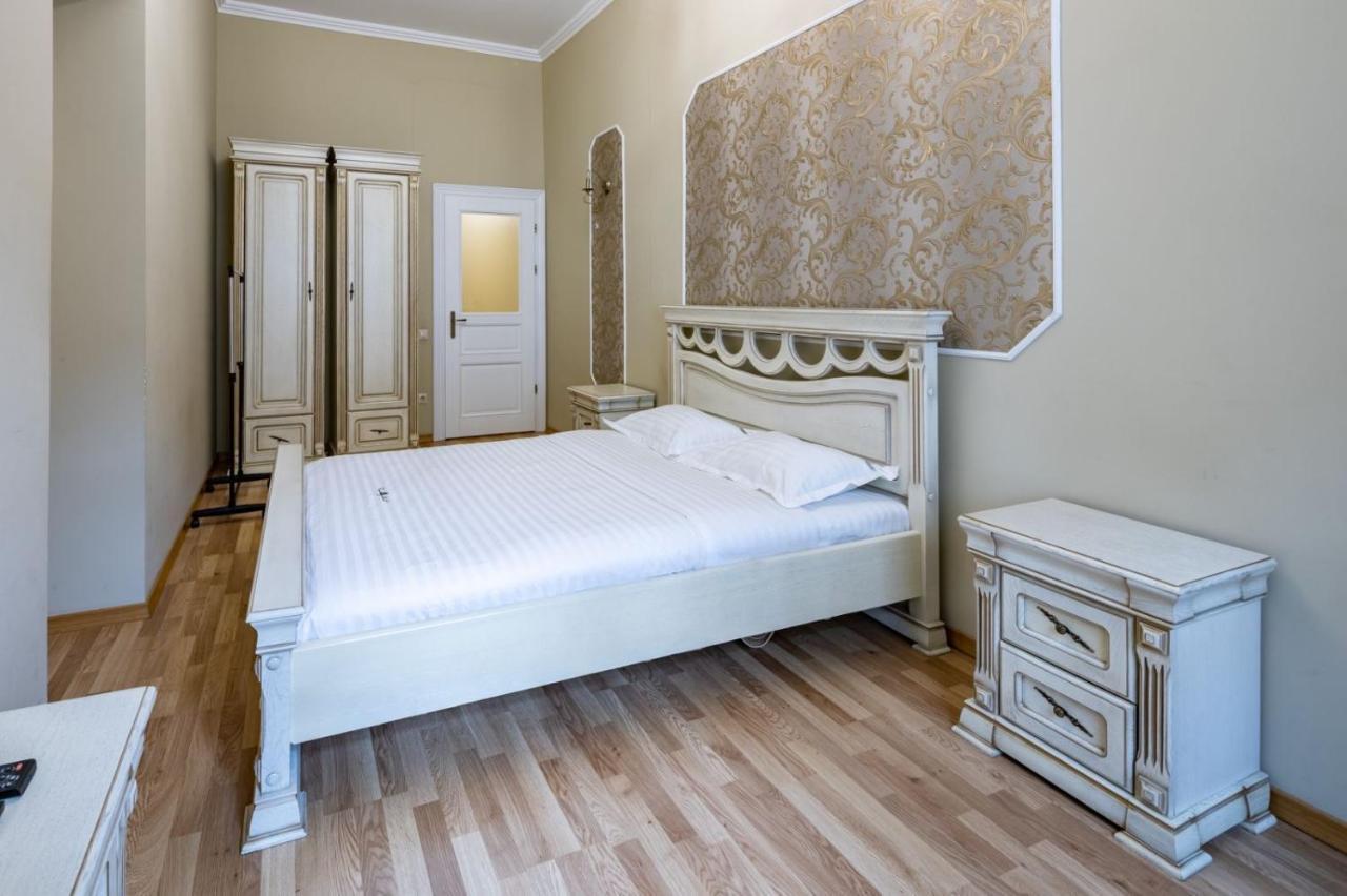 Romari Сербська 9 Appartement Lviv Buitenkant foto