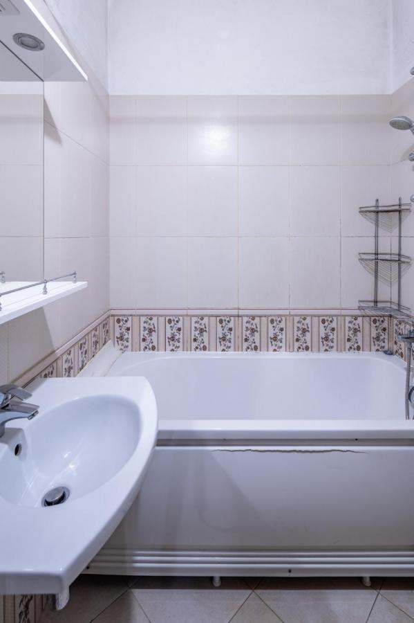Romari Сербська 9 Appartement Lviv Buitenkant foto