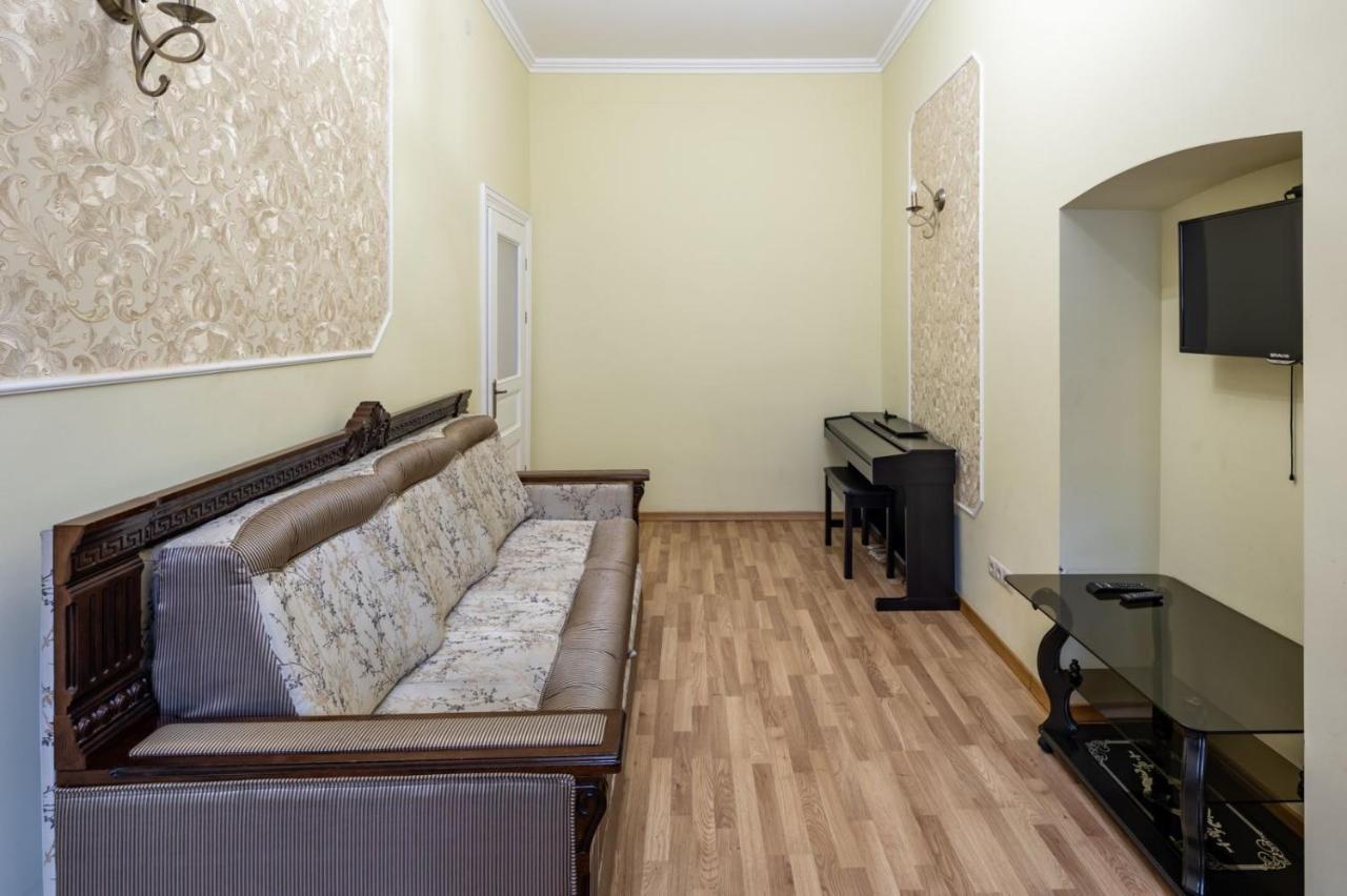 Romari Сербська 9 Appartement Lviv Buitenkant foto